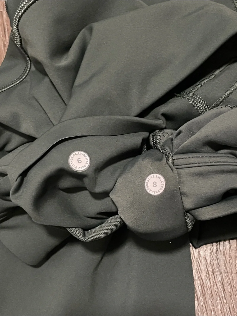 EUC Lululemon Matching Smoked Spruce Set. Size Top 8/Bottom 6
